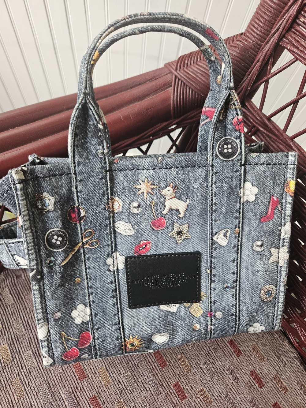 Marc Jacobs The Trompe L'oeil Trinket Canvas Small Tote - Picture 4 of 10